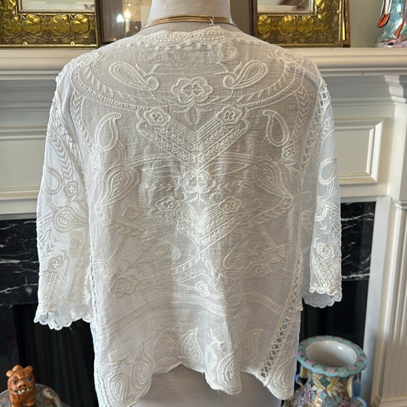 NWOT “Amber Shea” white crochet lace blouse - Picture 5 of 6